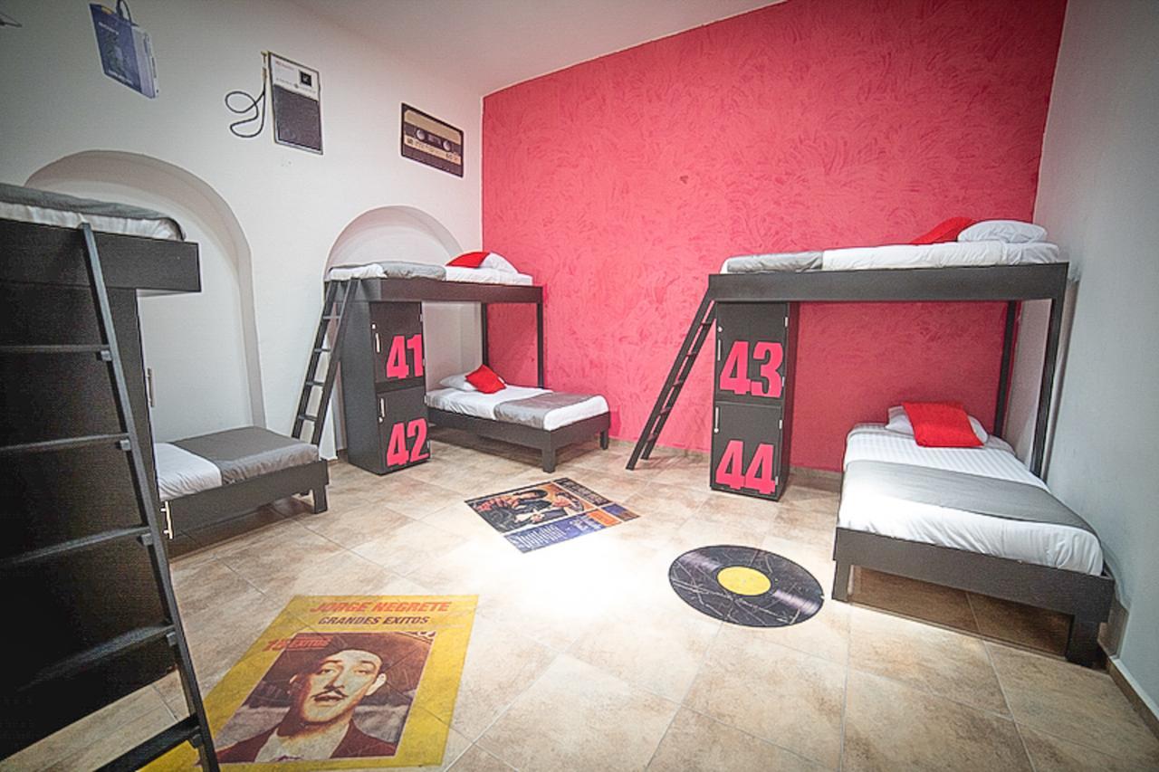 Hostal El Armario เลออน ภายนอก รูปภาพ
